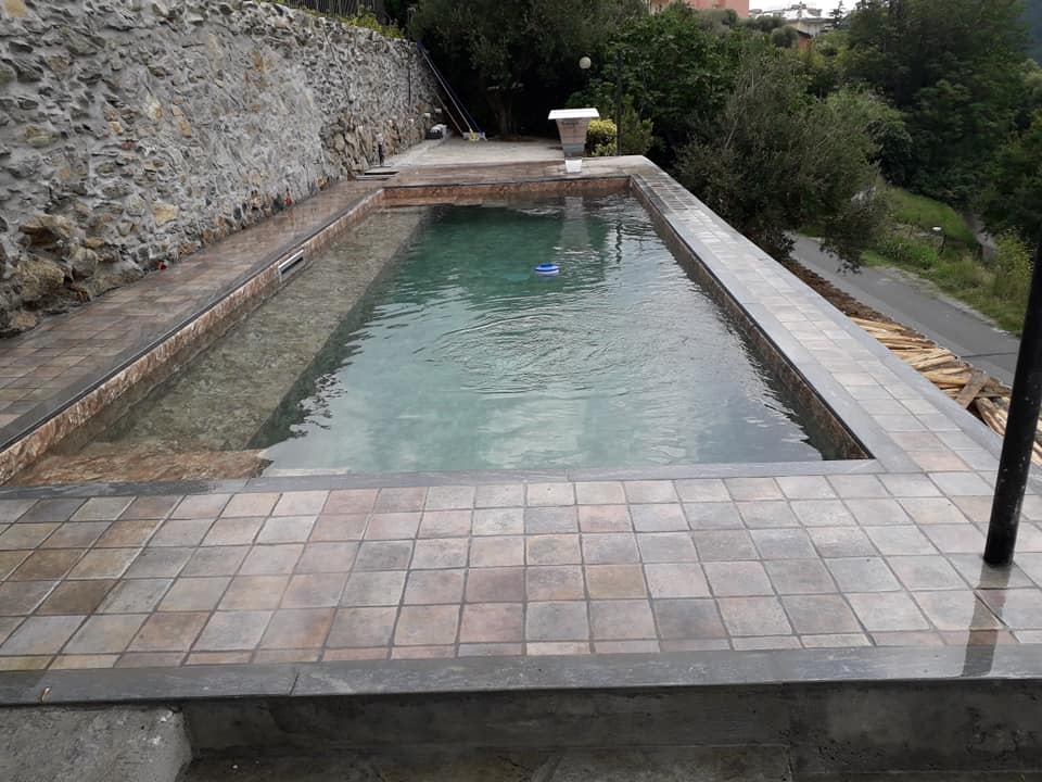 Villa con piscina Liguria